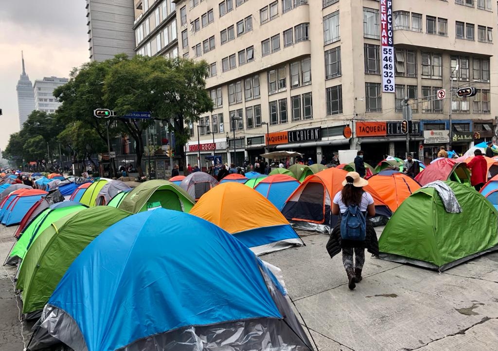 Plantón de FRENA pone en riesgo subsistencia de pequeños negocios en Centro Histórico : empresarios