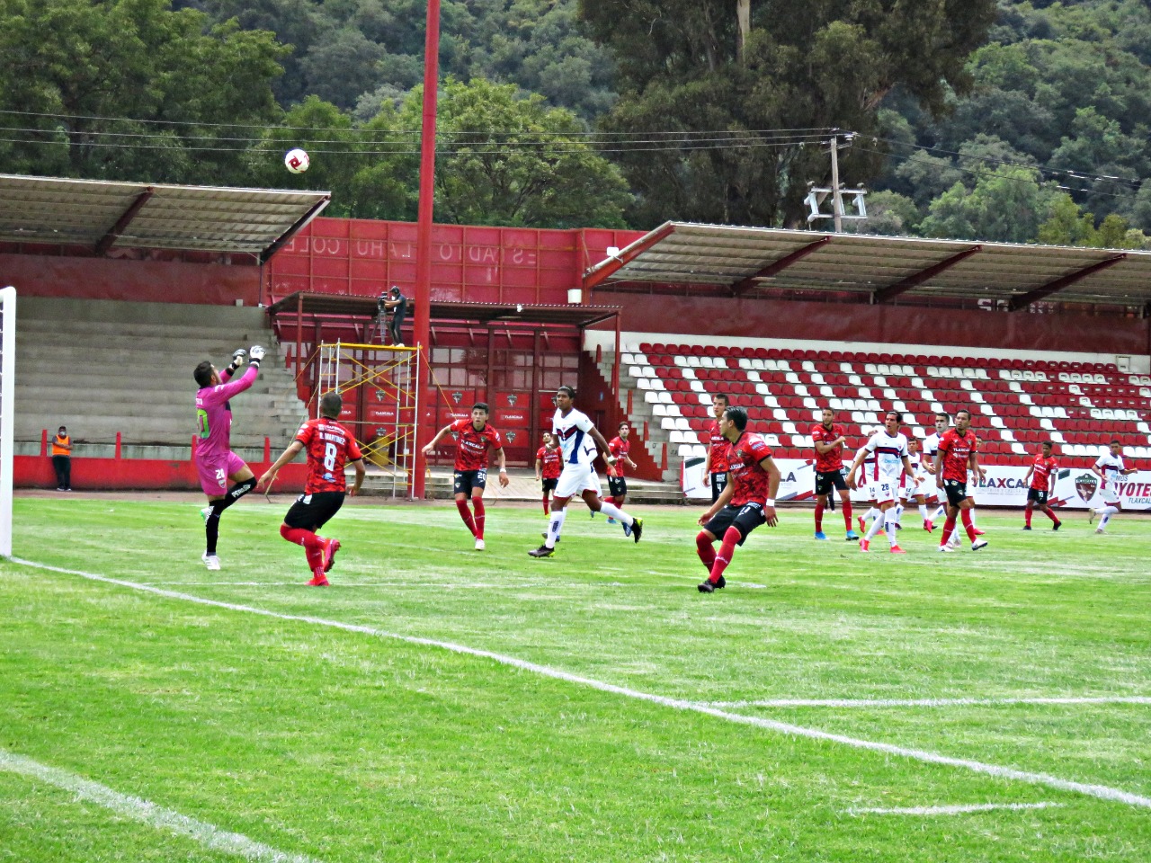 Coyotes de Tlaxcala no levanta y pierde ante Atlante en partido pendiente en la liga de expansión.