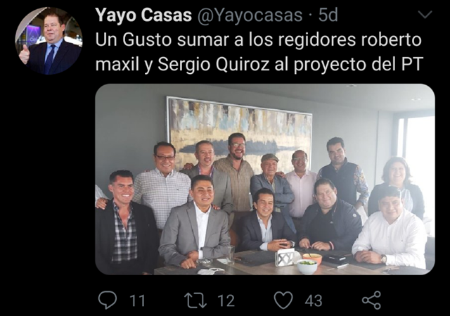 Sale Hernán Reyes de Fomento Económico en San Andrés Cholula, tras foto con Eduardo García Casas