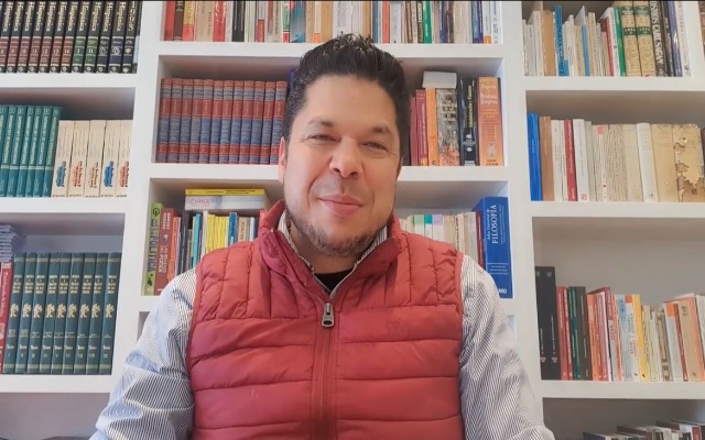 Acusa Gabriel Biestro a Armenta y a Evangelista de intervenir en Morena para imponer candidaturas