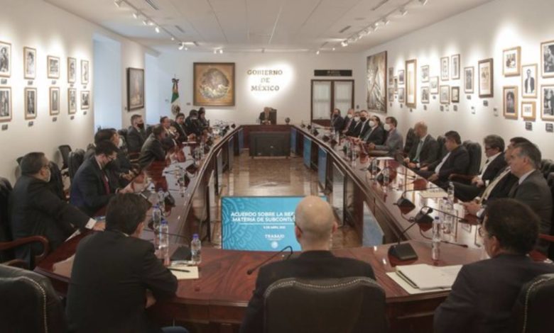 ¿Cuáles son los acuerdos sobre outsourcing y utilidades que firmaron la 4T y empresarios?