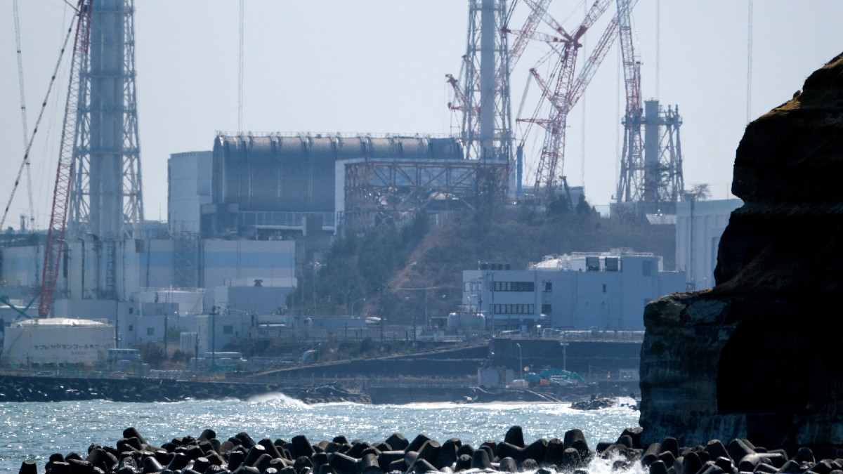 Japón verterá al Pacífico agua tratada de la central de Fukushima