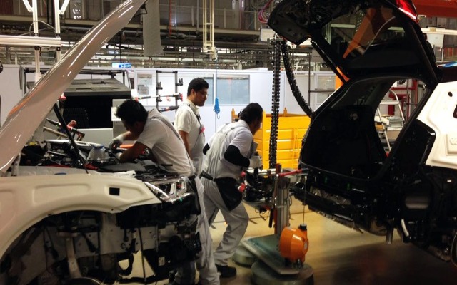 Analizan convenio para entregar tarjetas de peaje a trabajadores de la planta Audi