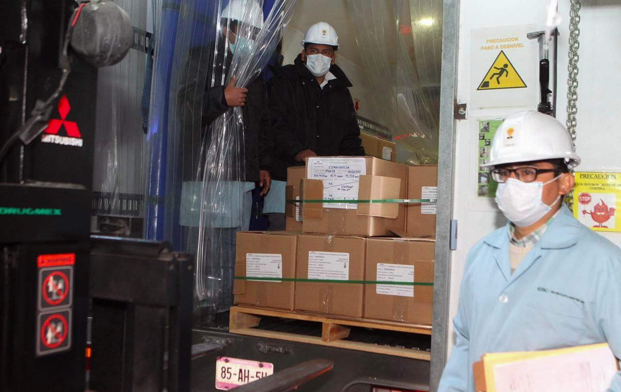 Listas, más de medio millón de vacunas de CanSino envasadas en Querétaro: Ebrard