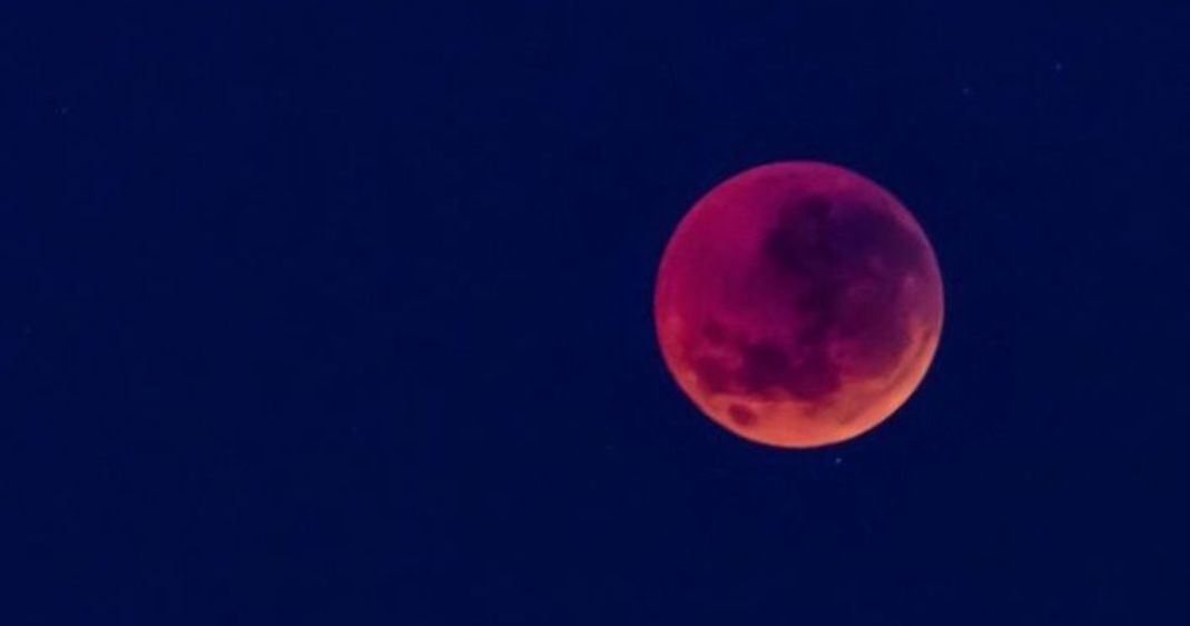 superluna rosa ciencia