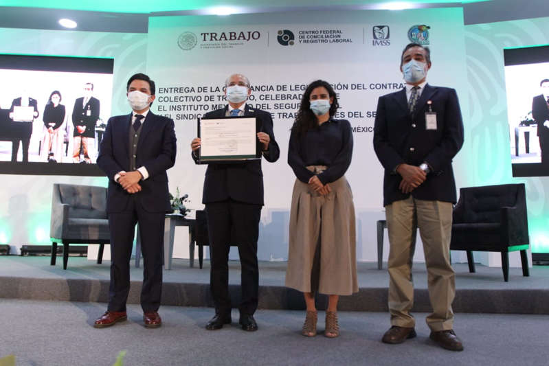 Entregan constancia sobre contrato colectivo de trabajo: IMSS 