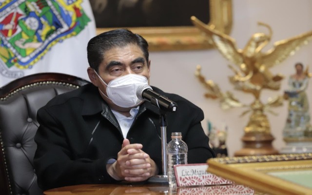 Barbosa no descarta comprar vacunas anticovid para Puebla