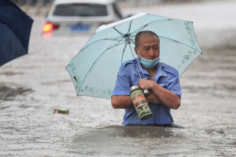 Reportan 302 muertos por inundaciones: China 