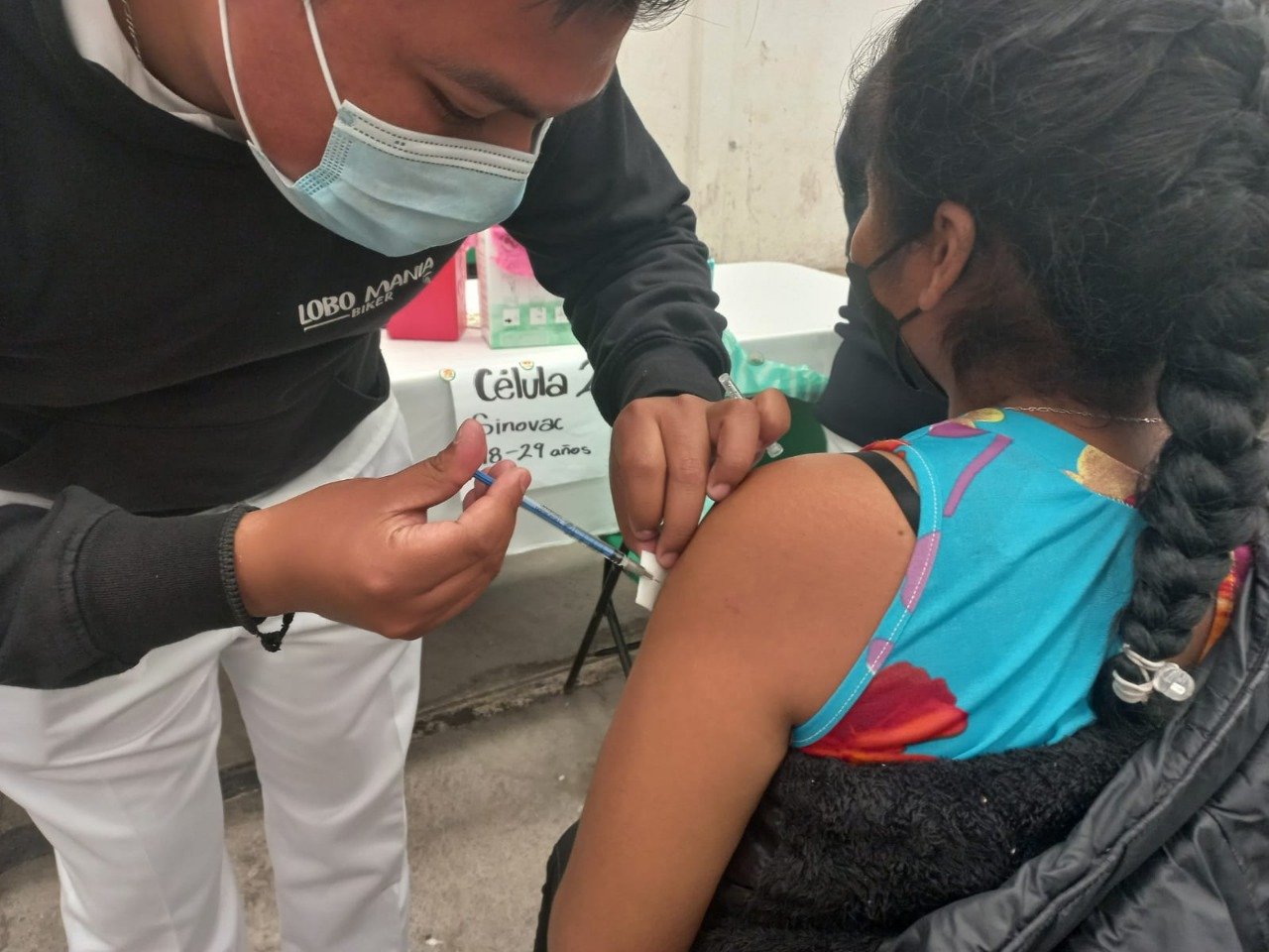 En Nopalucan se vacunaron 2 mil 870 personas de diferentes edades