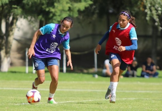 Jugadora del Puebla vive calvario tratando de hacer sus trámites migratorios