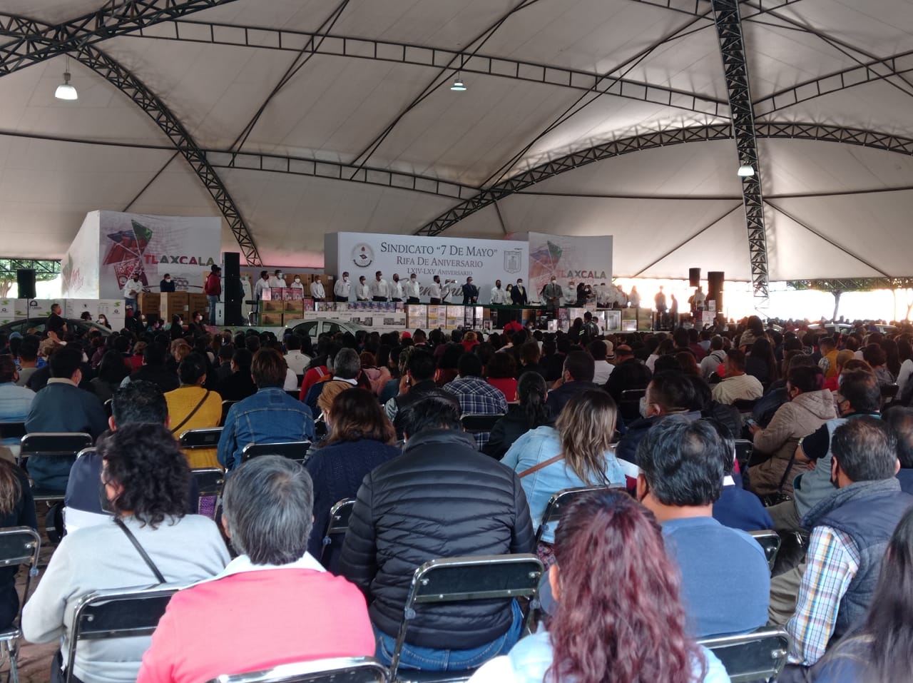 Líder sindical organiza trifulca en aniversario 
