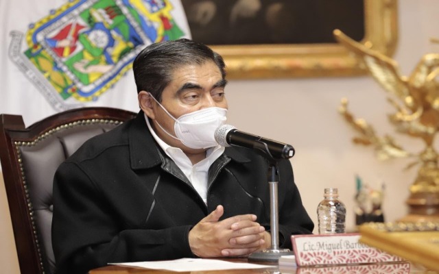 Es insultante para la sociedad que funcionarios públicos tengan autos de lujo: Barbosa