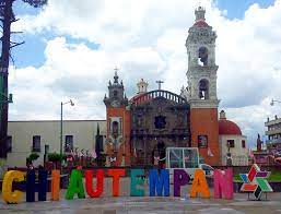 Comerciantes de Chiautempan se muestran inconformes frente al ayuntamiento.