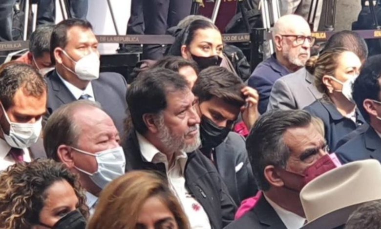 Gerardo Fernández Noroña reaparece en el Congreso sin cubrebocas tras recuperarse de COVID