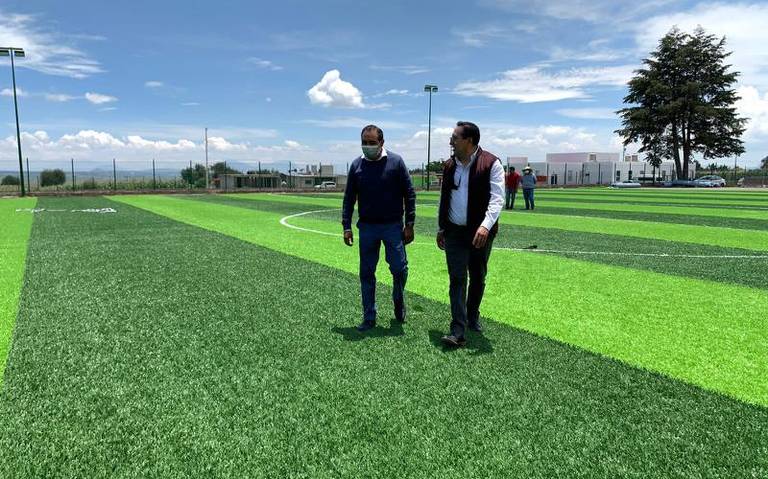 En Ixtenco la Cancha de fútbol se encuentra al 80% finalizada