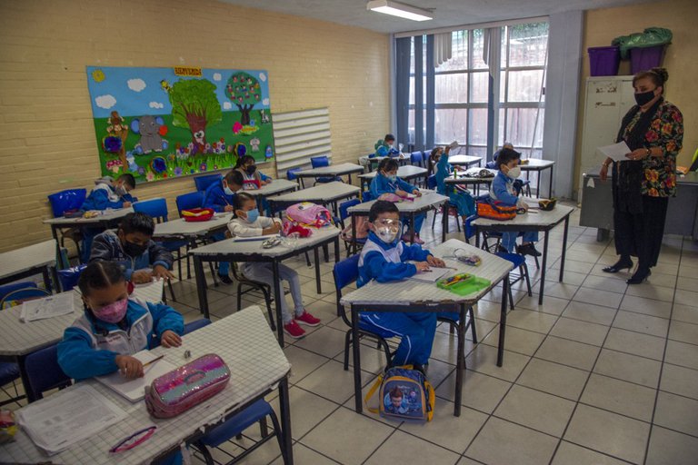 ¿Me puedo enfermar de gravedad? El dilema del regreso a clases presenciales en México