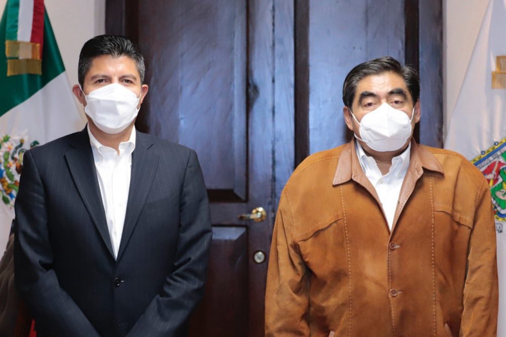 Se reúnen por tercera vez Eduardo Rivera y Miguel Barbosa