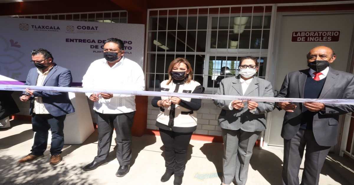 Entregó gobernadora Lorena Cuéllar laboratorio y equipos de cómputo a estudiantes del COBAT 02 de Huamantla