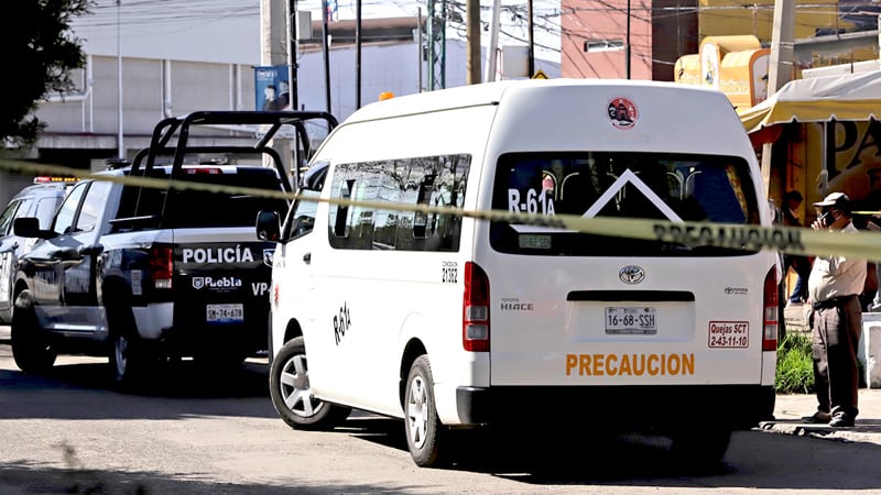 Hieren a chófer en violento asalto a ruta 61; sin embargo, lograron detener a 3 responsables