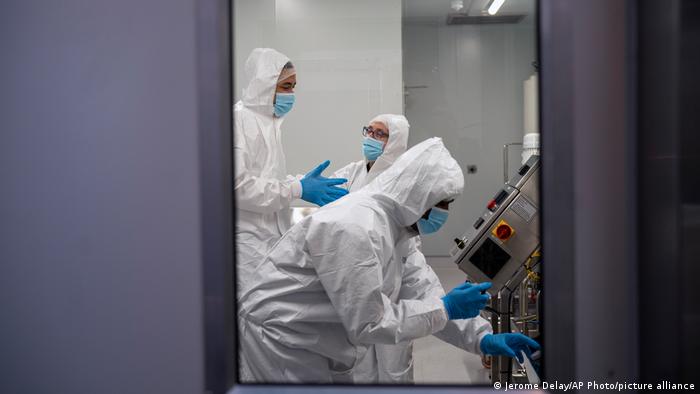 Revela estudio que la variante ómicron puede tener partes "de coronavirus estacionales"