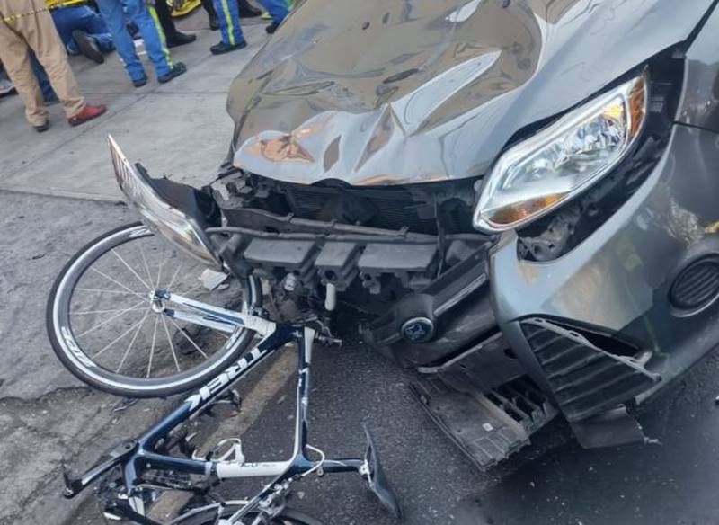 Conductor embiste a 12 peregrinos rumbo a la basílica a bordo de su bicicleta