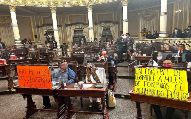 Será decisión del Congreso permitir el cobro de alumbrado público en Puebla: Barbosa