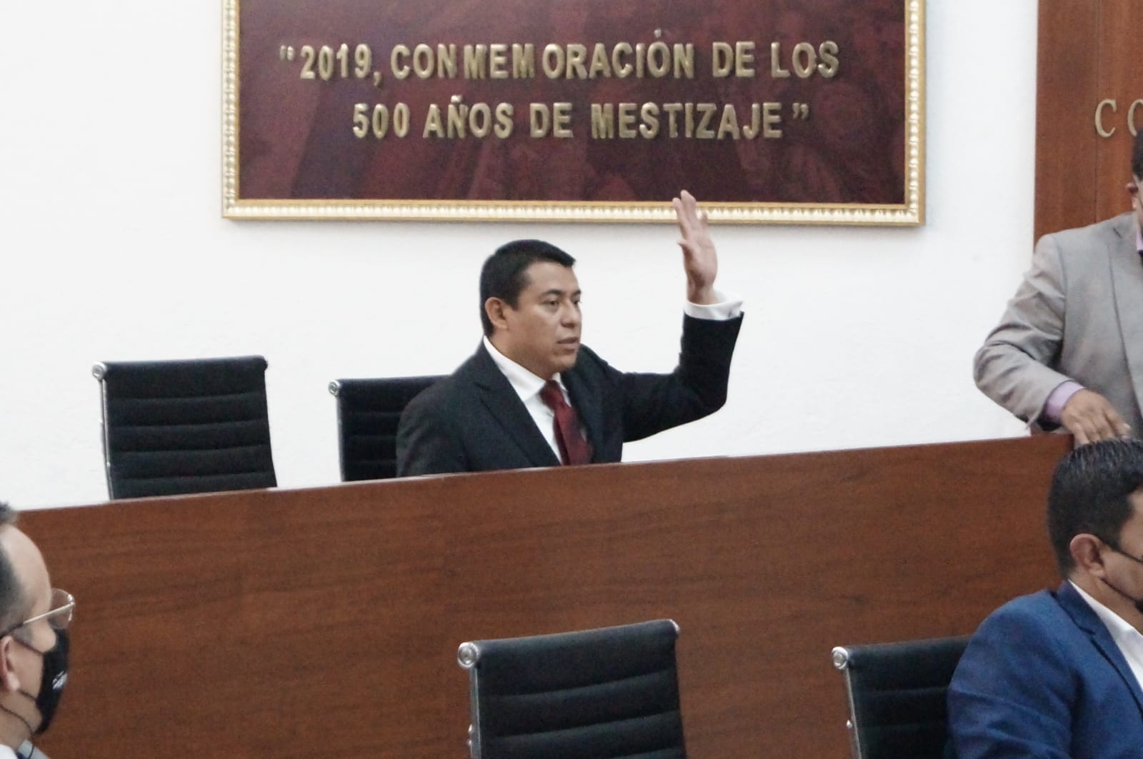 Defienden a diputado presidente del Comité de Administración