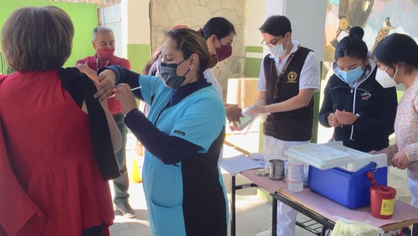 Inicia Tlaxcala aplicación de terceras dosis de vacuna contra covid-19 a personas mayores de 60 años