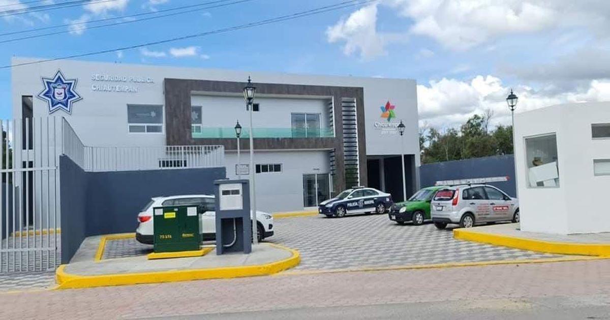 Regulariza Jiménez Romero servicio de luz en edificio de la Comandancia de Seguridad de Chiautempan