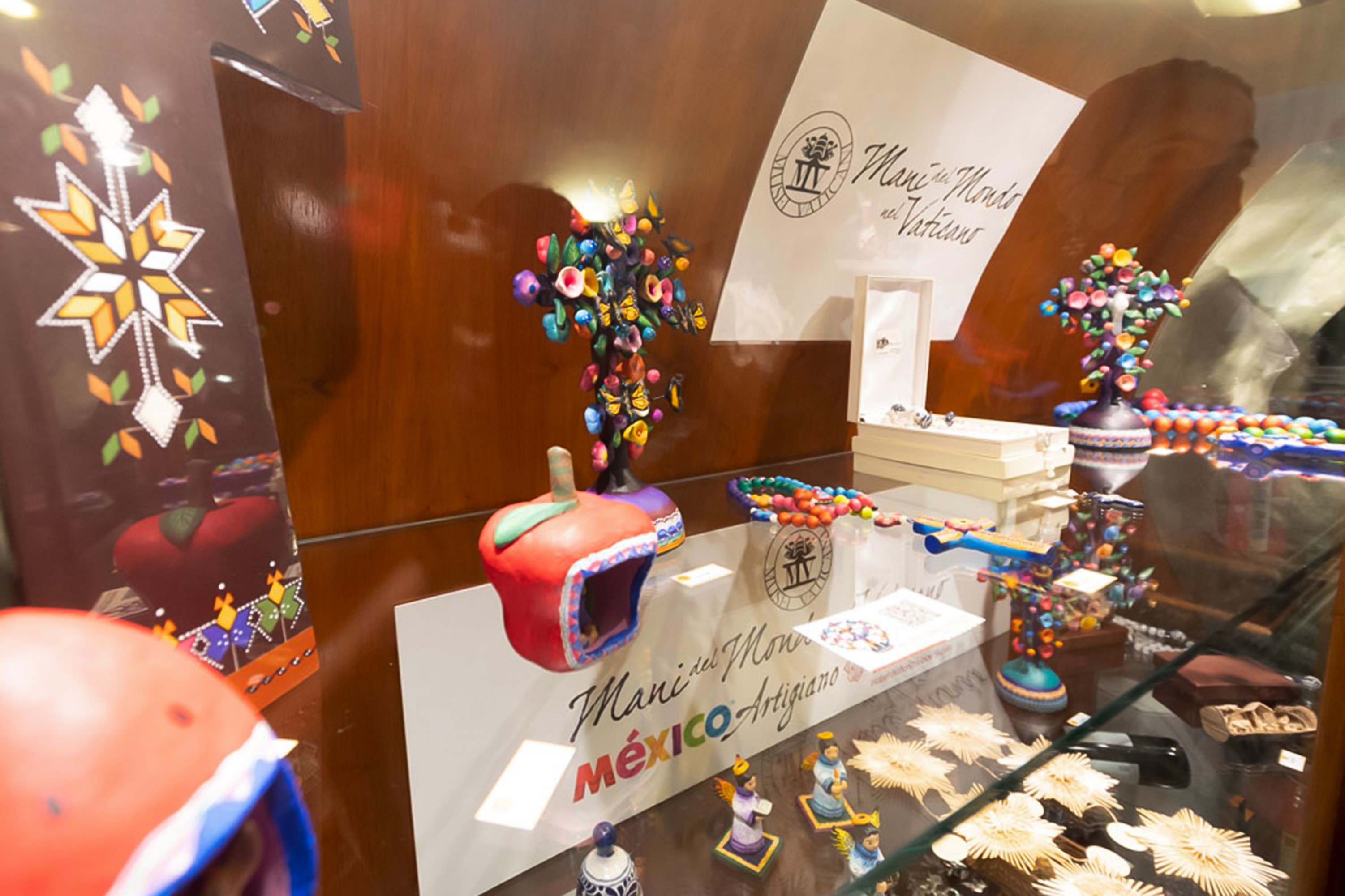 Hasta la Ciudad del Vaticano llegan productos elaborados por artesanos de Acatzingo y otros municipios 