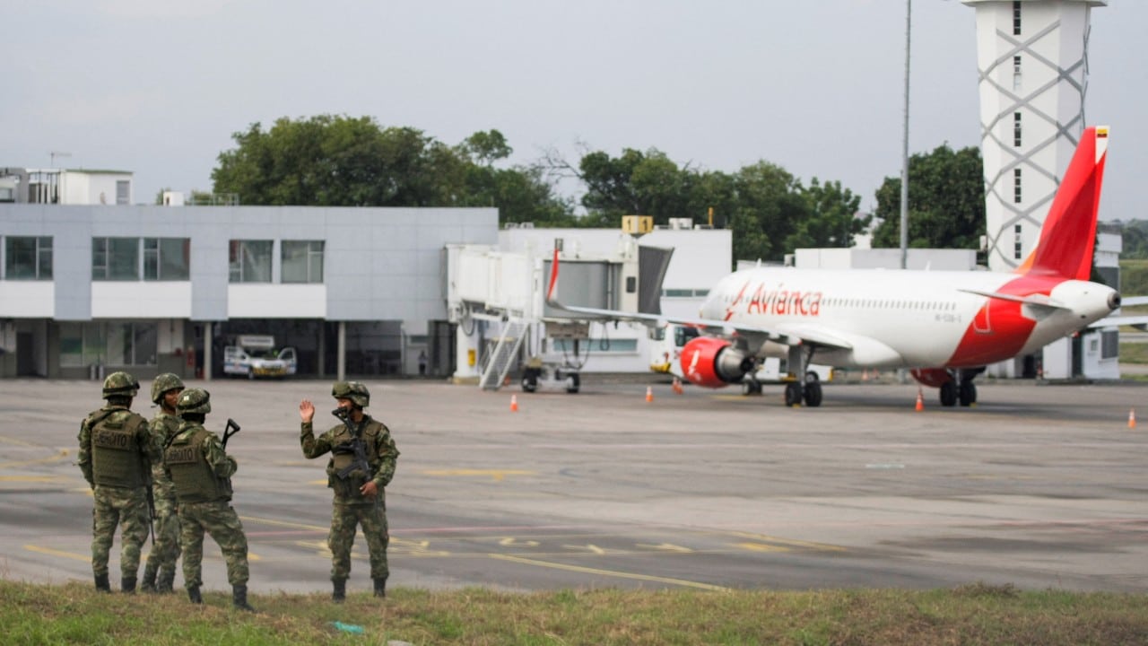 Ataque terrorista con explosivos en aeropuerto de Colombia deja 3 muertos
