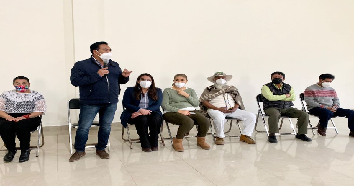 Acuerdan Ayuntamiento de Tlaxcala y artesanos regreso temporal a la Plaza Xicohténcatl