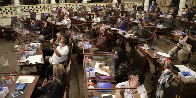 Avala Congreso de Puebla procedimientos administrativos en contra de exfuncionarios