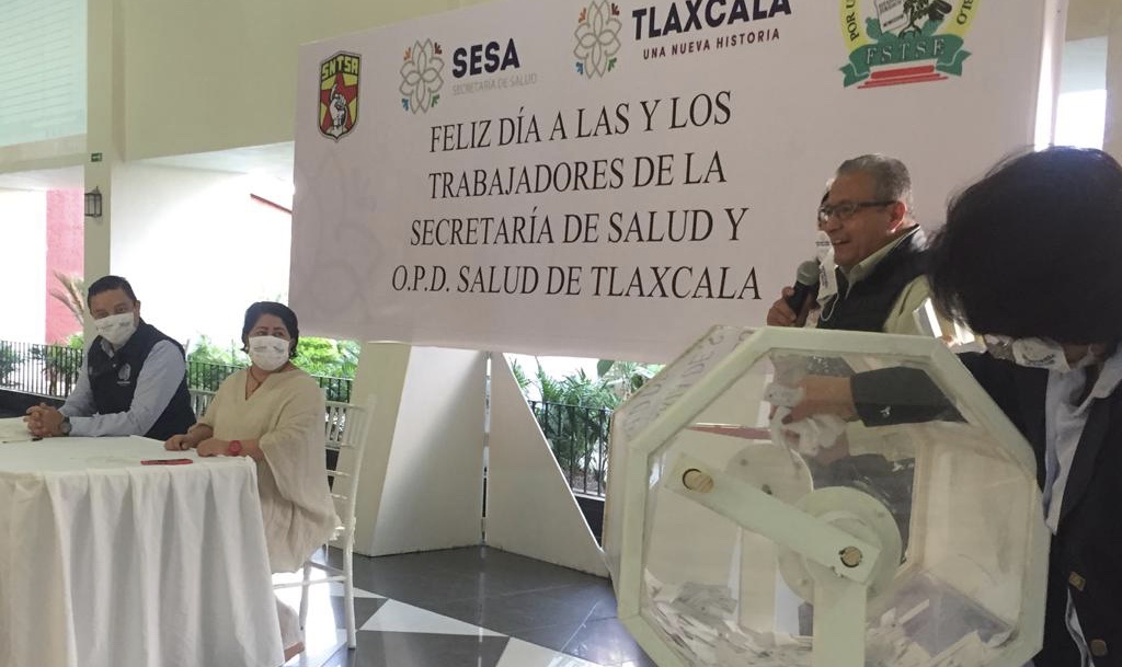 Garantiza gobierno de Tlaxcala tercera dosis de vacuna Covid-19 a trabajadores de salud y educación