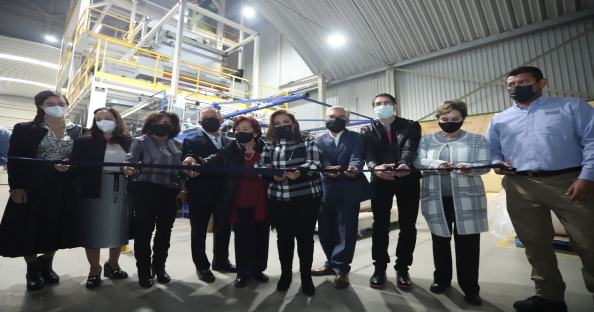 Inauguró Lorena Cuéllar maquinaria de producción en el grupo empresarial Salaverry