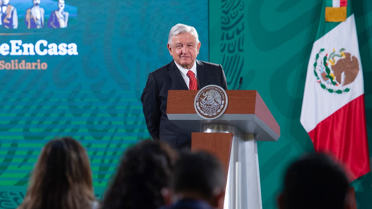 AMLO incita a mexicanos a participar como voluntarios en la investigación de la vacuna 'Patria'