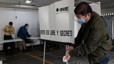 No a la censura democrática