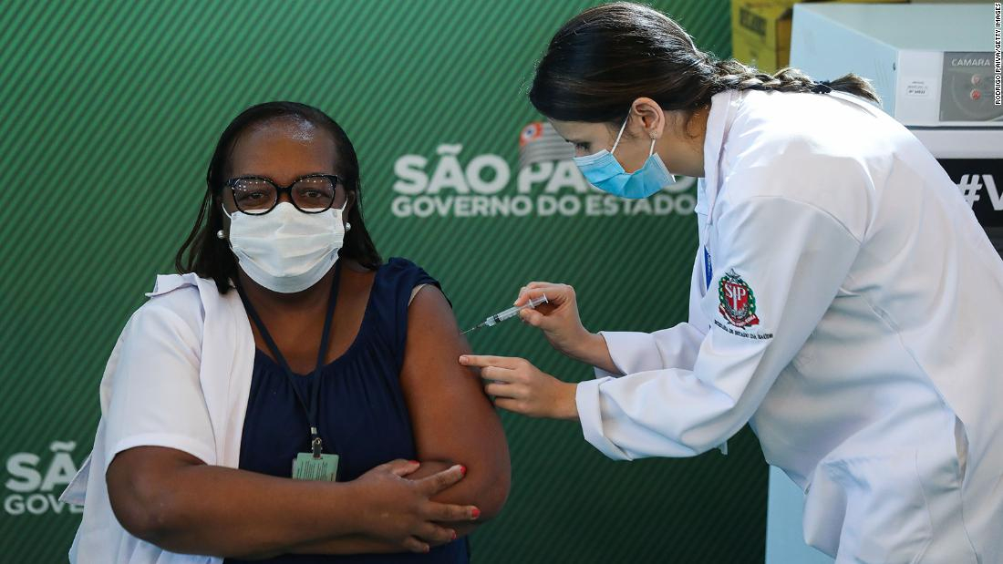 Brasil podría aplicar una cuarta dosis contra Covid: ministerio de salud