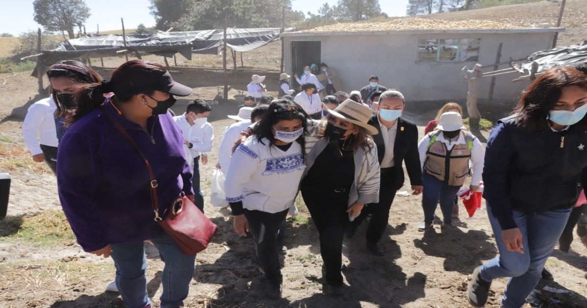 Gobernadora Lorena Cuéllar entregó cenas navideñas a familias vulnerables de Huamantla