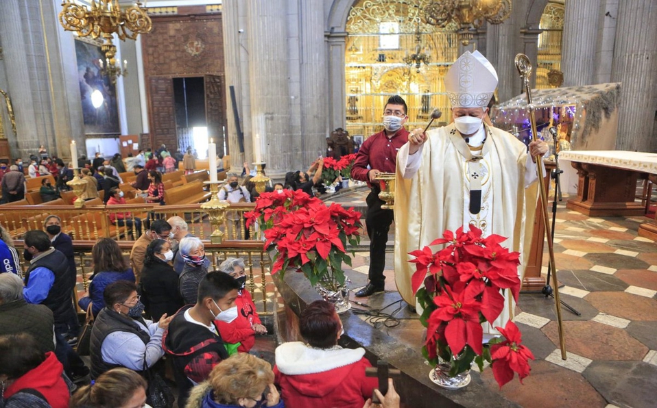 Arzobispo de Puebla llama a defender modelo de familia tradicional 
