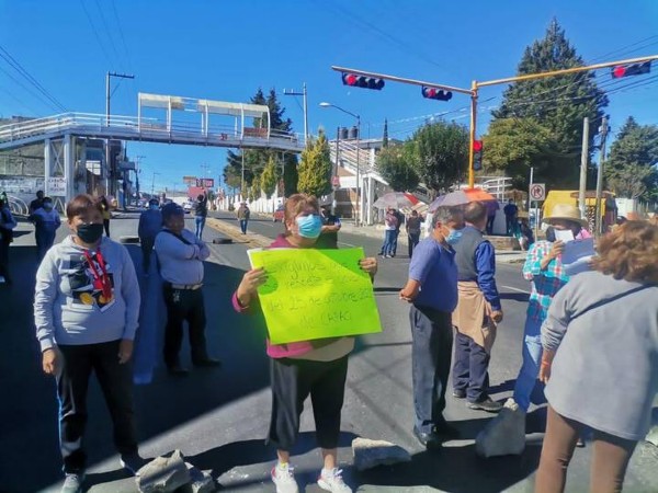 En Ocotlán cierran calles por conflicto con la Comisión de Agua Potable