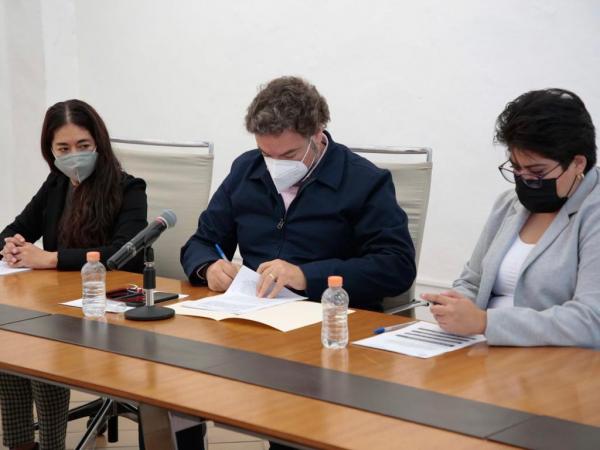 Signa SESIPINNA Puebla convenios con dos asociaciones a favor de la niñez y adolescencia