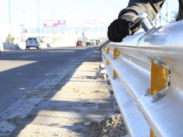 Con reparación de barreras metálicas, Infraestructura garantiza seguridad de automovilistas en el Periférico