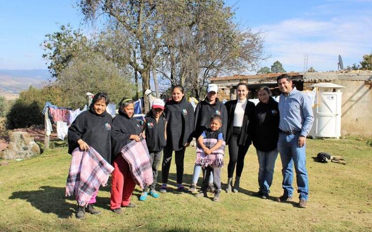 Alcalde da a conocer el programa de “Abrigando Atlangatepec”