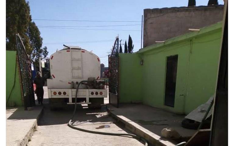 Se abastecerse agua en Benito Juárez por medio de pipas