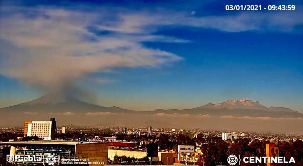 Caída de ceniza afectó a colonias al norte de la ciudad