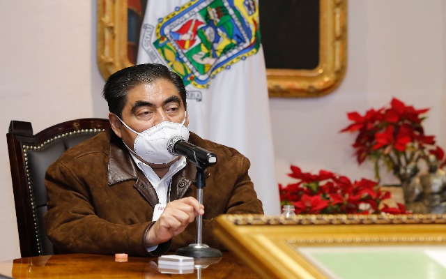 Amenaza Barbosa con intervenir hospitales privados si niegan atención a pacientes con Coronavirus por falta de pago