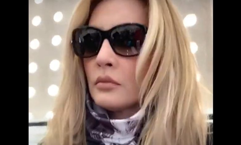 Paty Navidad asegura que en su familia “se han curado con tecitos de guayaba y aspirinas” de covid-19