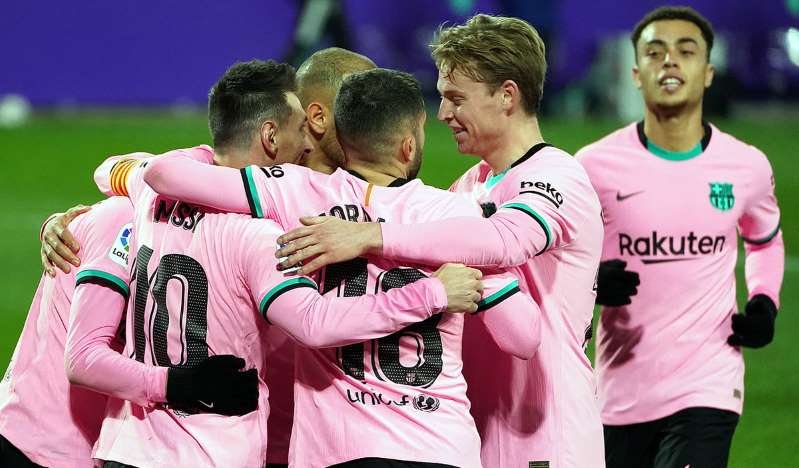 Barcelona presenta nueva y psicodélica playera para el 2021