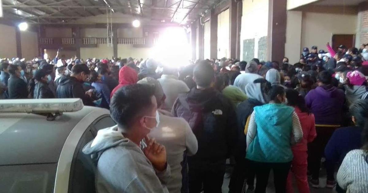 Pobladores del municipio de Tetlanohcan toman presidencia municipal